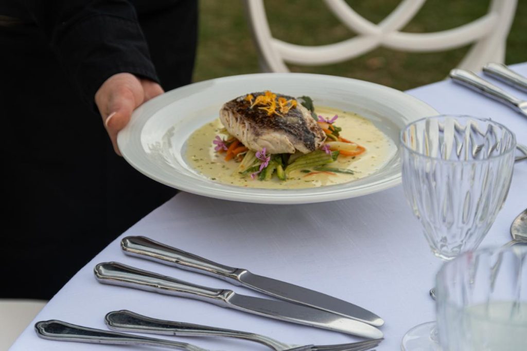 catering-Buffet-seated-menu