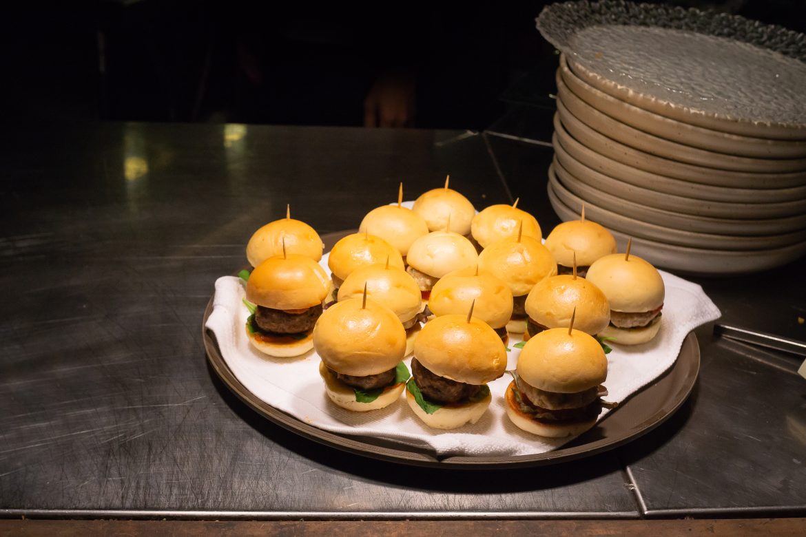 Mini,Burger,Canape,On,Tray, Catering