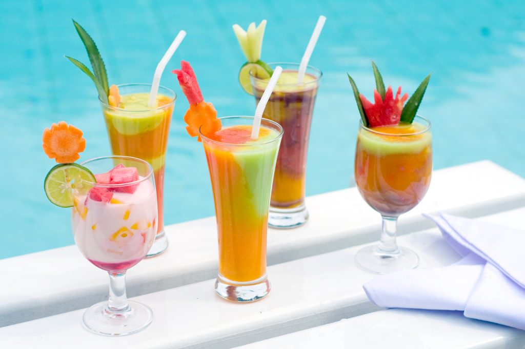 Holiday,Coktails,In,The,Pool,Side,With,Blue,Background,Water, catering